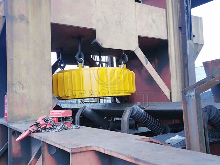 電磁圓盤(pán)除鐵器，電磁懸掛除鐵器，電磁除鐵器使用現(xiàn)場(chǎng)